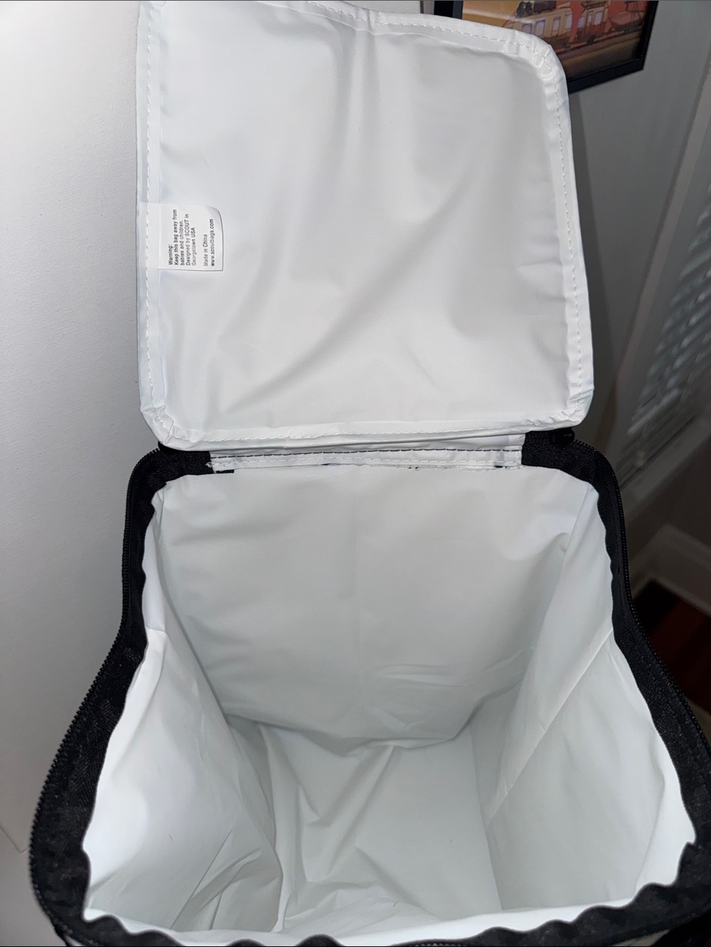 Scout Pleasure Chest Soft Cooler - Leonardo Da Pinchy Crab - Picture 4 of 6